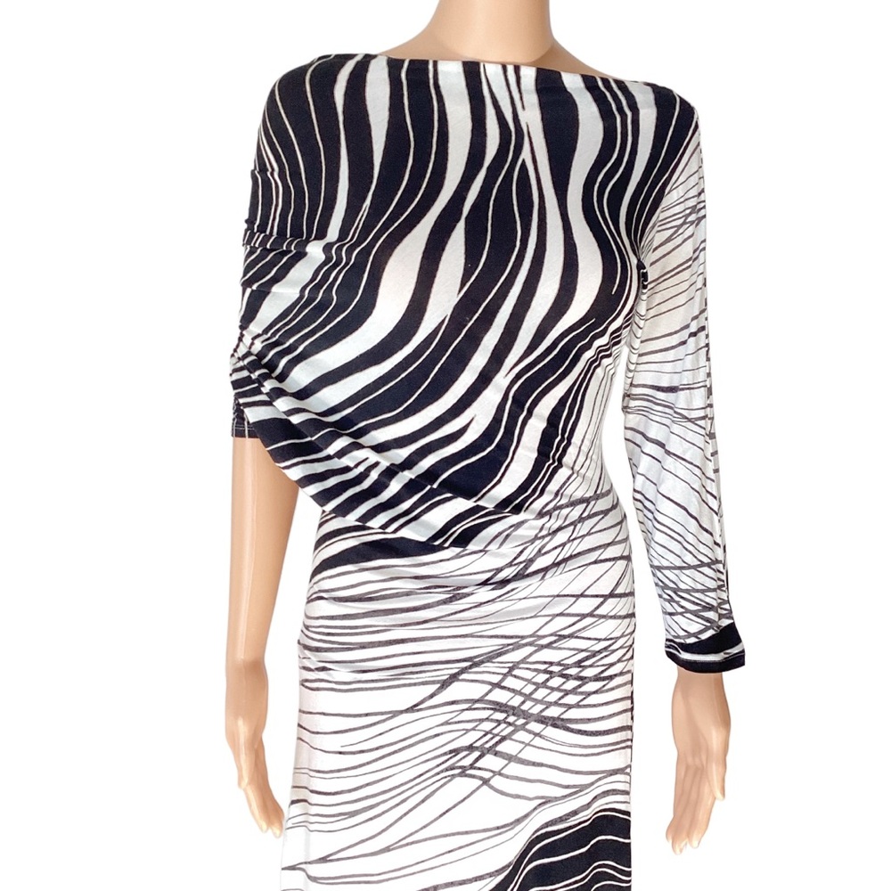 NWOT Natori Long Sleeve / Three quarter Sleeve Dress
